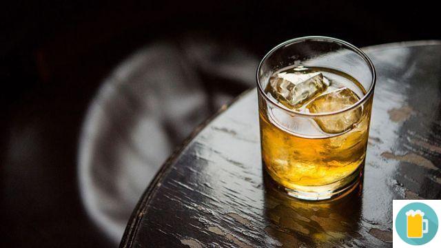 Cocktail Parrain: recette et préparation de la boisson à base de whisky et d'amaretto