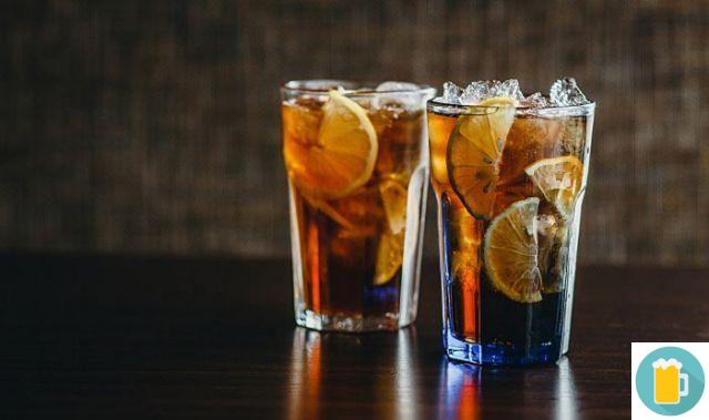 Los 5 cócteles alcohólicos más fuertes para preparar en casa