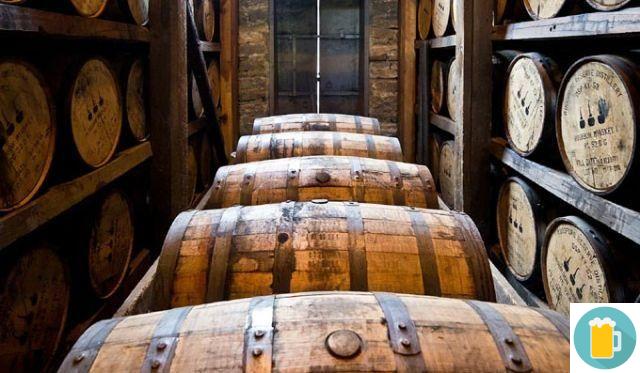 Como los diversos tipos de madera, influyen en el whisky.