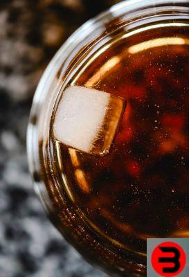 ¿Qué es un whisky con hielo?